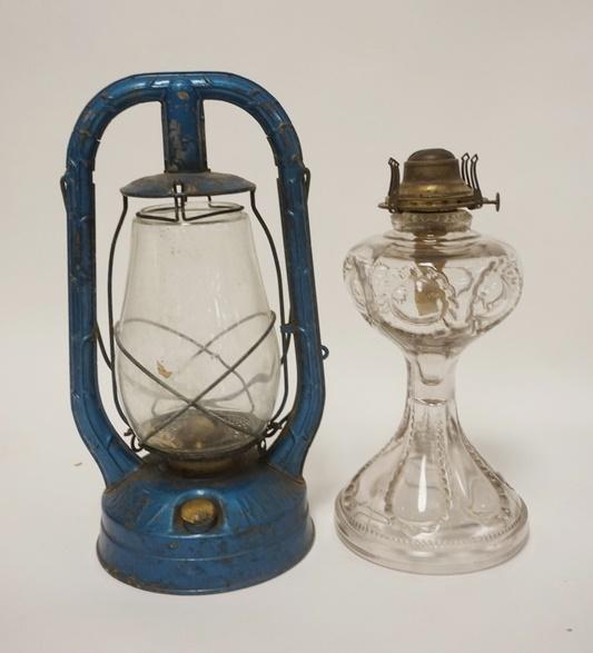 KEROSENE LAMP & DIETZ LANTERN (1 of 2)