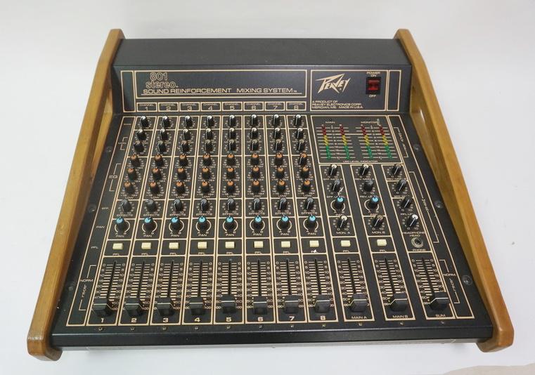 PEAVEY SOUND REINFORCEMENT MIXING SYSTEM (1 of 5)