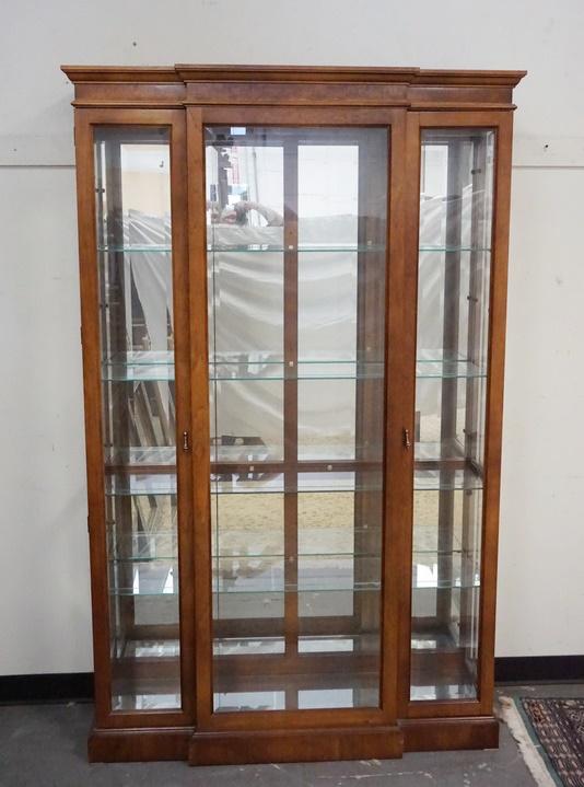 PULASKI CRYSTAL CABINET (1 of 5)