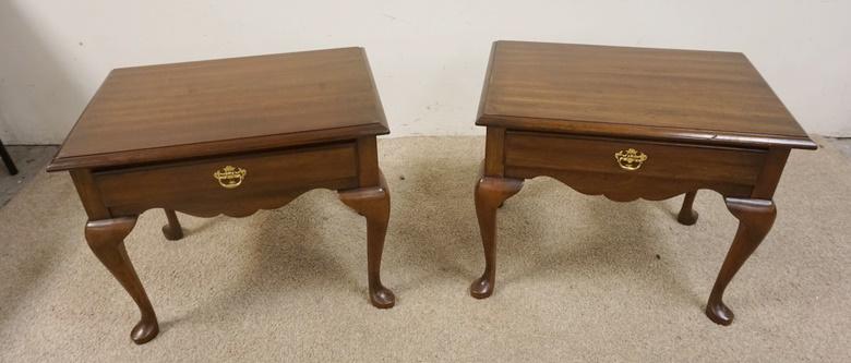 PAIR OF PENNSYLVANIA HOUSE ONE DRAWER SIDE TABLES (1 of 2)