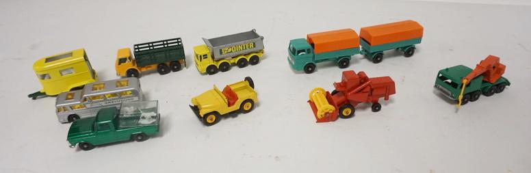 10 MATCHBOX CARS & TRUCKS: 10 MATCHBOX CARS & TRUCKS