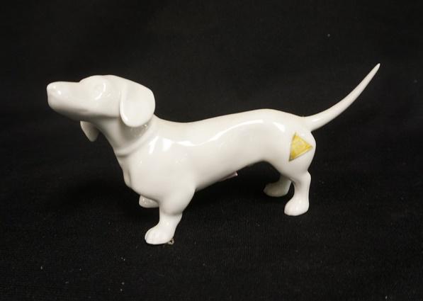 ROYAL DUX WHITE PORCELAIN DACHUND: ROYAL DUX WHITE PORCELAIN DACHUND, 7 IN X 3 1/2 IN
