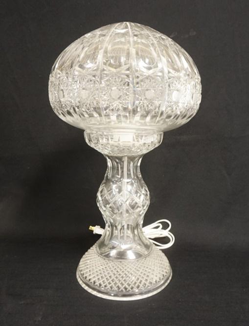 CUT CRYSTAL LAMP W/MUSHROOM SHADE (1 of 2)