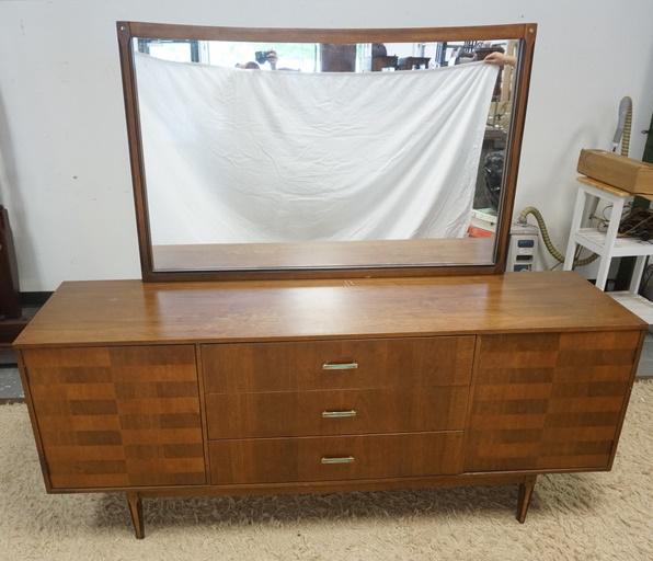 KROEHLER MCM CHEST W/ MIRROR (1 of 8)