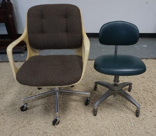 2 MODERN SWIVEL DESK CHAIRS (1 of 3)