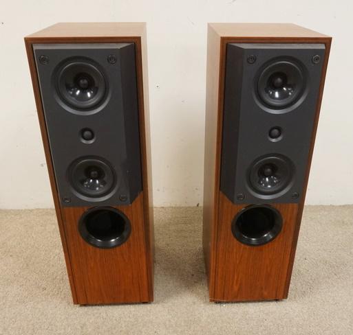 PAIR OF KEF MODEL 104/2 AUDIOPHILE SPEAKERS (1 of 5)