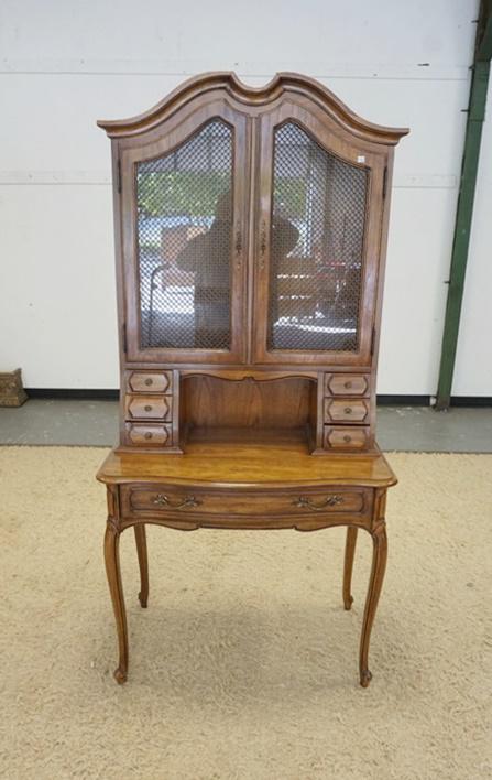 THOMASVILLE FRENCH PROVINCIAL SECRETARY DESK: THOMASVILLE FRENCH PROVINCIAL SECRETARY DESK, 36 IN X 19 IN X 75 1/2 IN HIGH