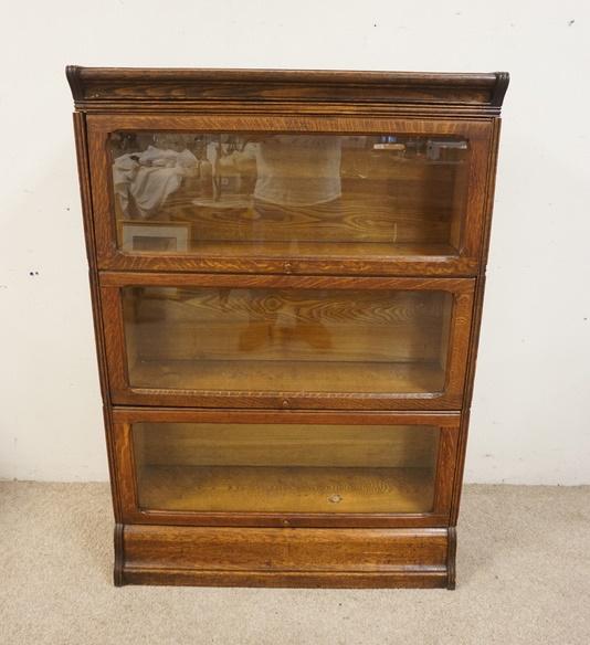 SOLID OAK 3 SECTION BARRISTER BOOKCASE (1 of 2)