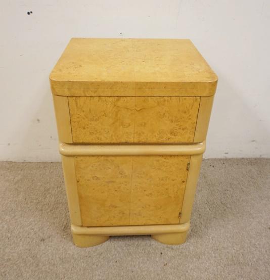MODERN STYLE BURLED VENEER BEDSIDE STAND: MODERN STYLE BURLED VENEER BEDSIDE STAND, ONE DRAWER, ONE DOOR, 16 IN X 14 IN X 25 IN