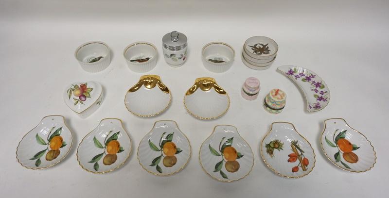 PORCELAIN LOT INCLUDING ROYAL WORCESTER (1 of 2)