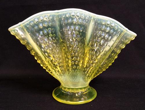 VASELINE OPALESCENT HOBNAIL VASE: VASELINE OPALESCENT HOBNAIL VASE 8 IN H 11 IN W