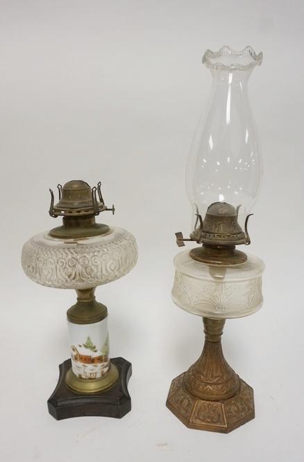 2 ANTIQUE KEROSENE LAMPS (1 of 3)
