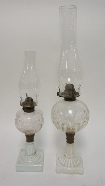 2 ANTIQUE KEROSENE LAMPS: 2 ANTIQUE KEROSENE LAMPS W/MILK GLASS BASES, TALLEST IS 20 1/4 IN