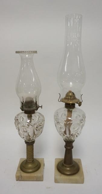 2 ANTIQUE KEROSENE LAMPS (1 of 2)