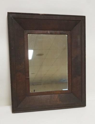 ANTIQUE MIRROR: ANTIQUE MIRROR, CHIP ON THE FRAME EDGE, 18 1/4 IN X 22 1/4 IN