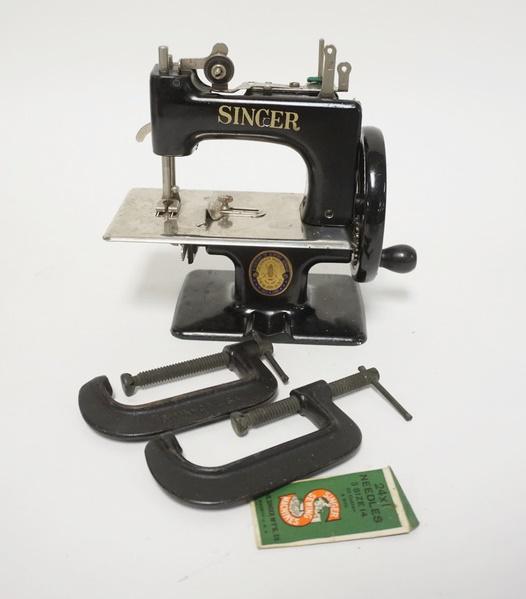VINTAGE SINGER SEWING MACHINE: VINTAGE SINGER SEWING MACHINE, FOR SINGER CENTENNIAL 1851-1951, MODEL 29945, 6 IN WIDE X 6 1/2 IN HIGH