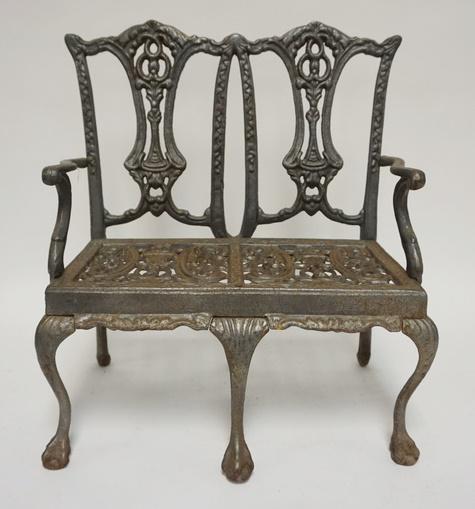 MINIATURE CAST IRON GARDEN BENCH (1 of 2)
