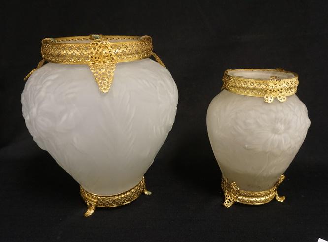 2 FROSTED GLASS VASES (1 of 4)