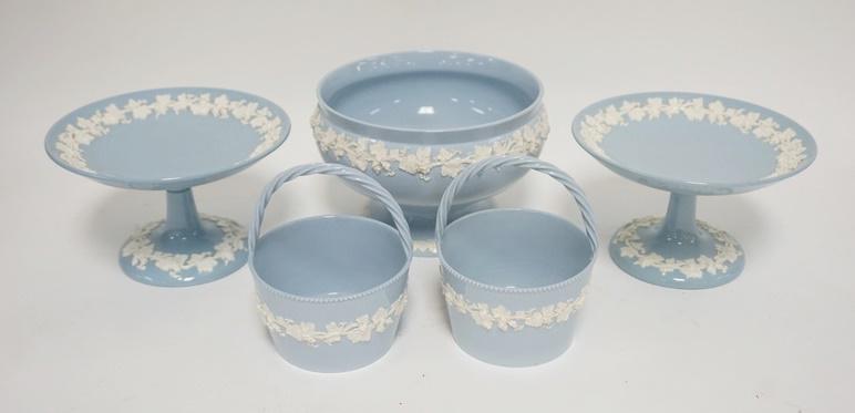 5 PIECES OF WEDGWOOD EMBOSSED QUEENSWARE (1 of 2)