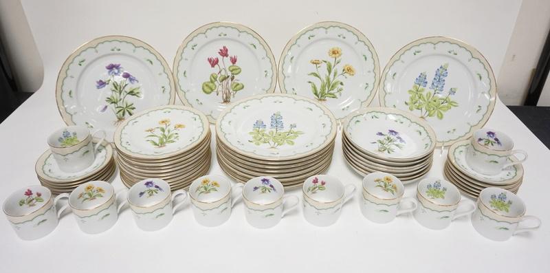 54 PIECE GEORGES BRIARD DINNERWARE SET (1 of 3)
