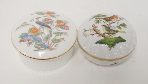 2 PORCELAIN TRINKET BOXES (1 of 4)