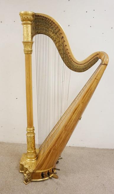 LYON & HEALY 7 PEDAL CONCERT HARP (1 of 6)