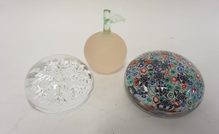 3 PIECE LOT W/PAPERWEIGHTS (1 of 3)