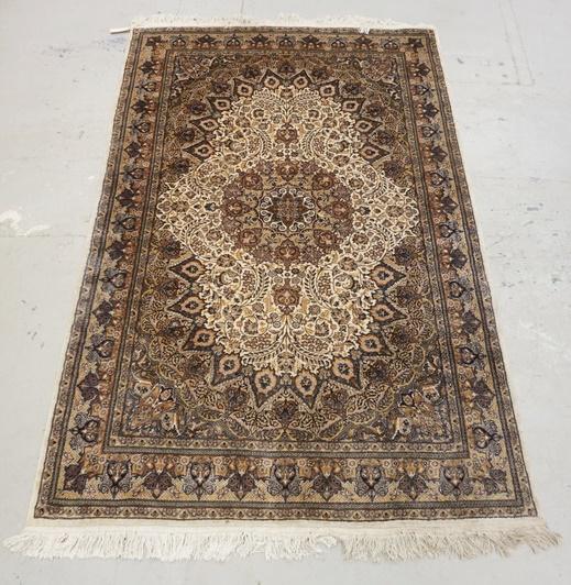 ORIENTAL AREA RUG: ORIENTAL AREA RUG, 6 FT 2 IN X 10 FT