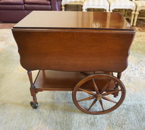IMPERIAL MAHOGANY TEA CART: IMPERIAL MAHOGANY TEA CART HAS A PULL OUT GLASS TRAY & ONE DRAWER, 28 1/2 IN X 18 1/2 IN CLOSED, DROPS ARE 11 1/2 IN, 20 IN H