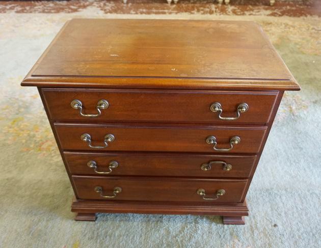 4 DRAWER NIGHTSTAND: 4 DRAWER NIGHTSTAND HAS BRACKET FEET FINISH WEAR ON THE TOP, 24 IN W, 14 IN DEEP, 23 1/2 IN H