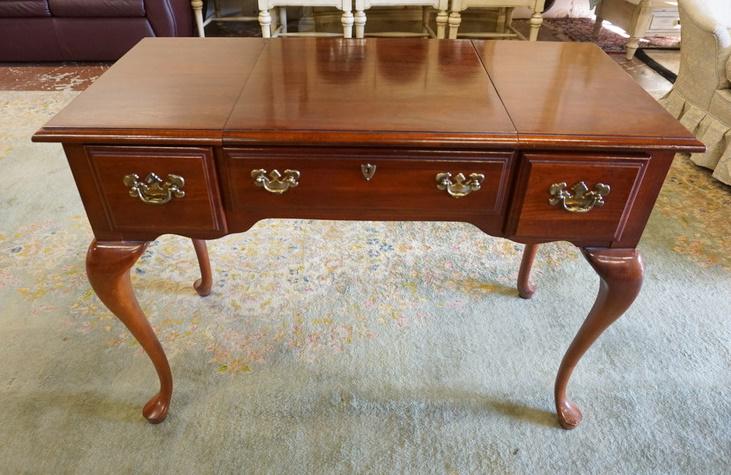 AMERICAN DREW VANITY TABLE: AMERICAN DREW VANITY TABLE HAS A FLIP UP MIRROR, & 2 DRAWERS, 40 1/2 IN W, 18 3/8 IN DEEP, 30 IN H