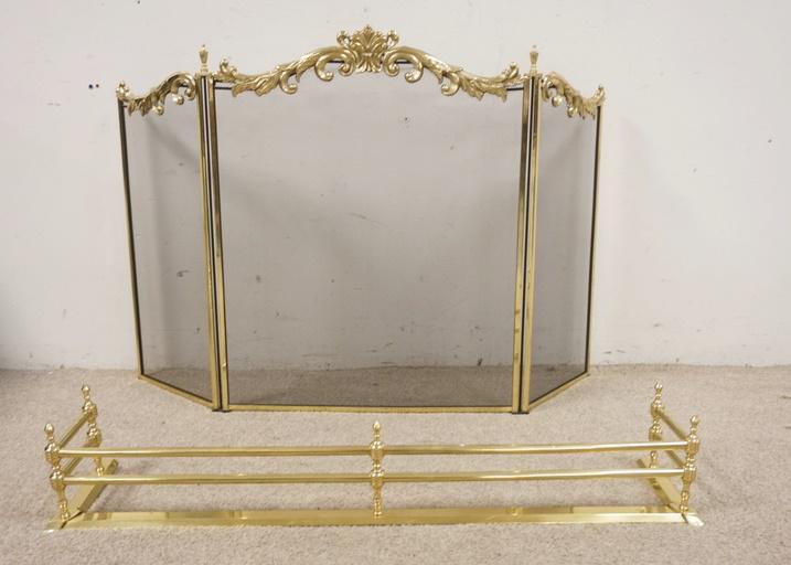BRASS FENDER & FIRE SCREEN: BRASS FENDER & FIRE SCREEN, FENDER IS 43 1/2 IN W