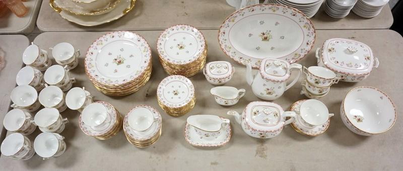 107 PIECE WEDGWOOD WILLIAMSBURG BIANCA: 107 PIECE WEDGWOOD WILLIAMSBURG BIANCA DINNERWARE SET, R4499, PLATTER IS 15 1/2 IN COFFEE POT IS 8 1/2 IN HIGH, DINNER PLATES ARE 11 IN