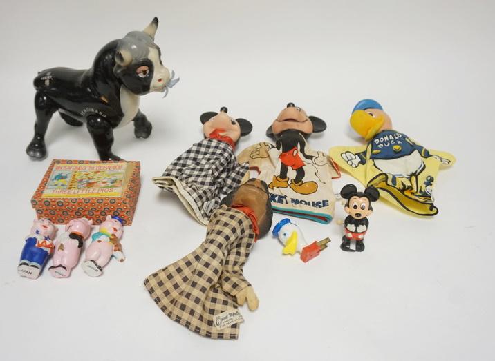 GROUP OF DISNEY TOYS: GROUP OF DISNEY TOYS INCLUDING FERDENAND THE BULL, MICKEY & MINNIE HAND PUPPETS, 3 LITTLE PIGS IN ORIGINAL BOX ETC.