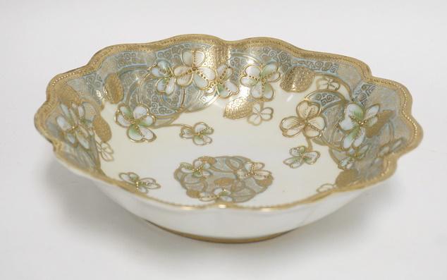 HAND PAINTED NIPPON BOWL: HAND PAINTED NIPPON BOWL, BLUE MAPLE LEAF MARK, FAINT HAIRLINE IN THE BASE, 9 7/8 IN