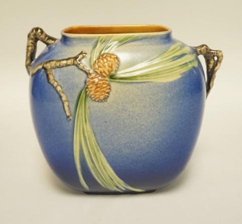 ROSEVILLE BLUE PINECONE PILLOW VASE (1 of 7)