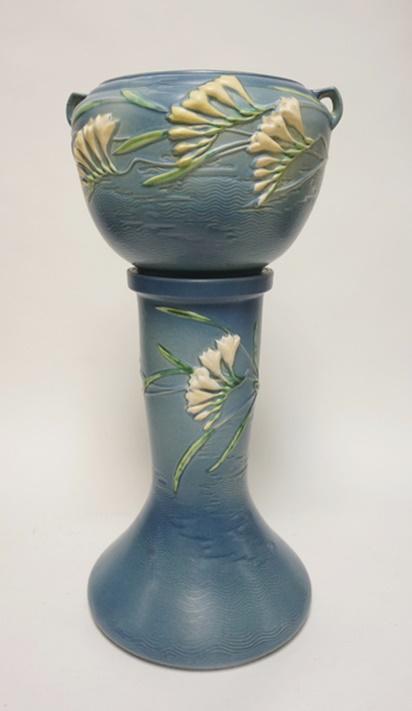 ROSEVILLE BLUE FREESIA POT & PEDESTAL (1 of 4)