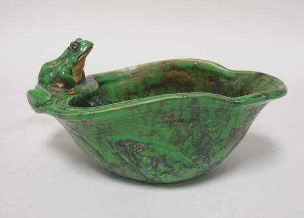 WELLER COPPERTONE BOWL W/ FROG HANDLE (1 of 4)
