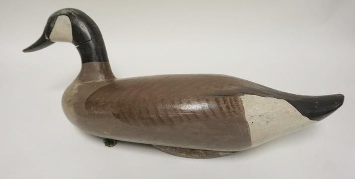 ANTIQUE CARVED & PAINTED DECOY (1 of 3)
