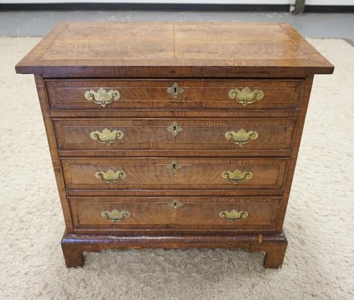 ANTIQUE 4 DRAWER CHEST (1 of 9)