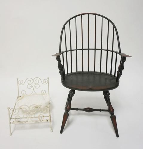 2 PIECES OF DOLL FURNITURE (1 of 2)