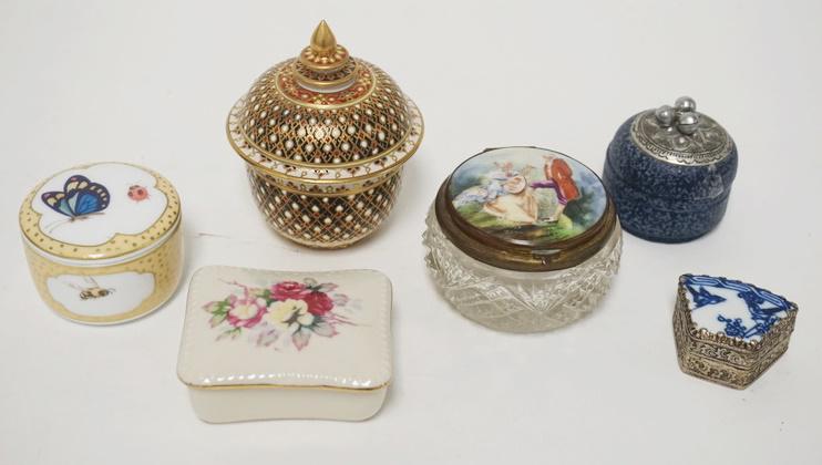 GROUP OF 6 DRESSER BOXES (1 of 2)