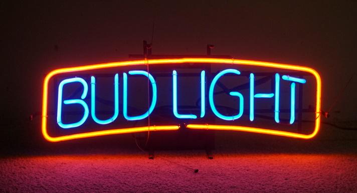 BUD LITE NEON SIGN (1 of 3)