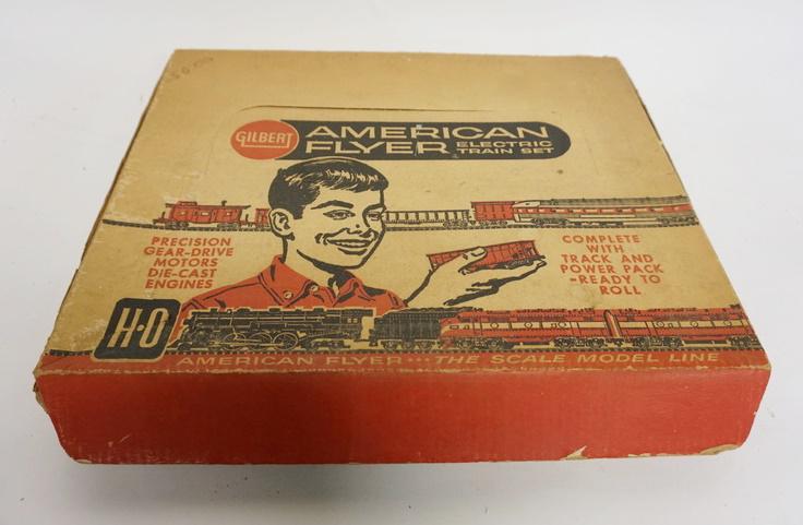 GILBERT AMERICAN FLYER TRAIN SET (1 of 8)