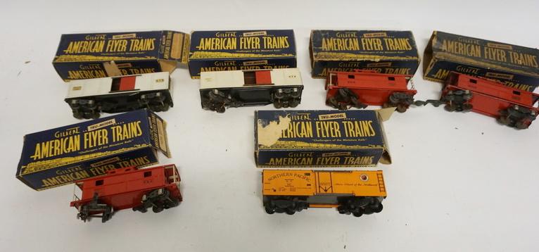 LOT OF 6 AMERICAN FLYER TRAIN CARS (1 of 3)