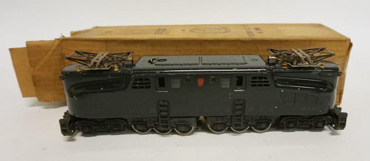 LIONEL TRAIN ENGINE #2332 (1 of 5)