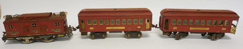 LIONEL STANDARD GAUGE TRAIN SET (1 of 8)