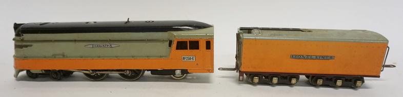 LIONEL O GAUGE TRAIN ENGINE HIAWATHA (1 of 6)