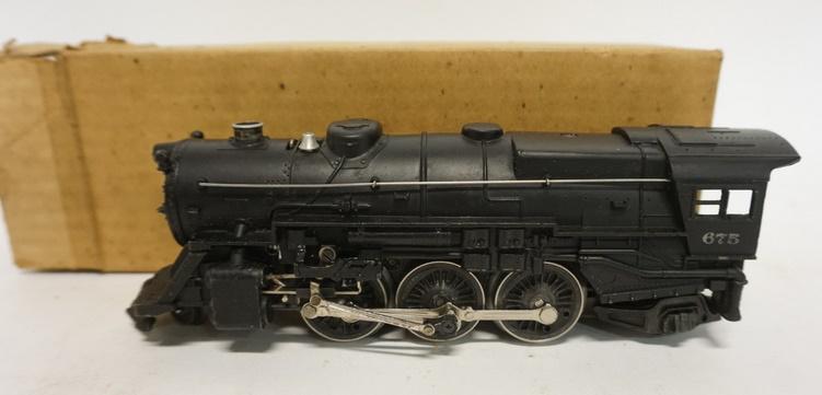 LIONEL TRAIN O GAUGE LOCOMOTIVE (1 of 4)