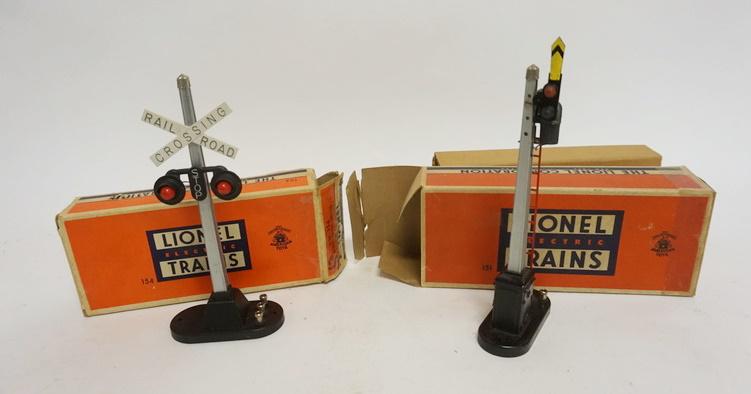 LIONEL O GAUGE #154 & 151 (1 of 2)